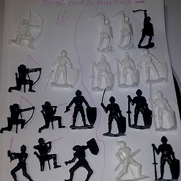 Vintage Gladiator Figurines- (Plastic) - Picture 1 of 15